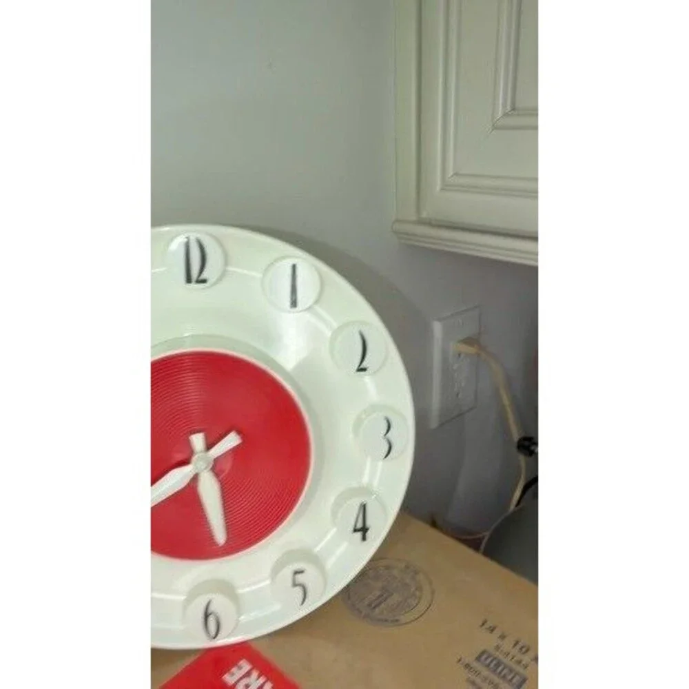 Vintage Spartus Model 522 Kitchen Wall Clock MCM WORKS! Harold Products Co